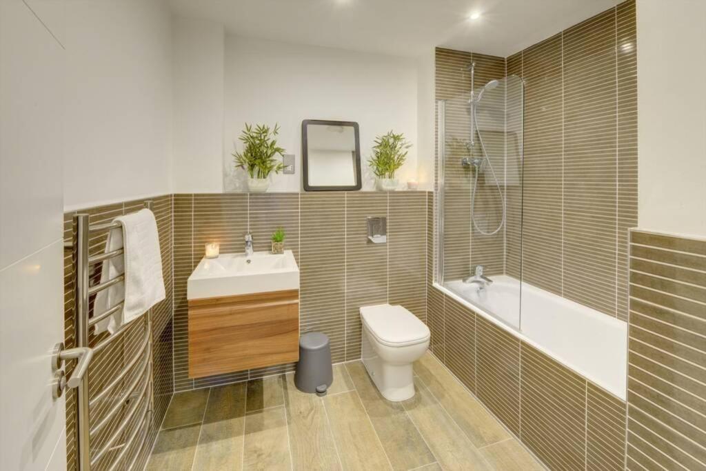 Modern & Stylish 2Br Apartment - Queens House Coventry Zewnętrze zdjęcie
