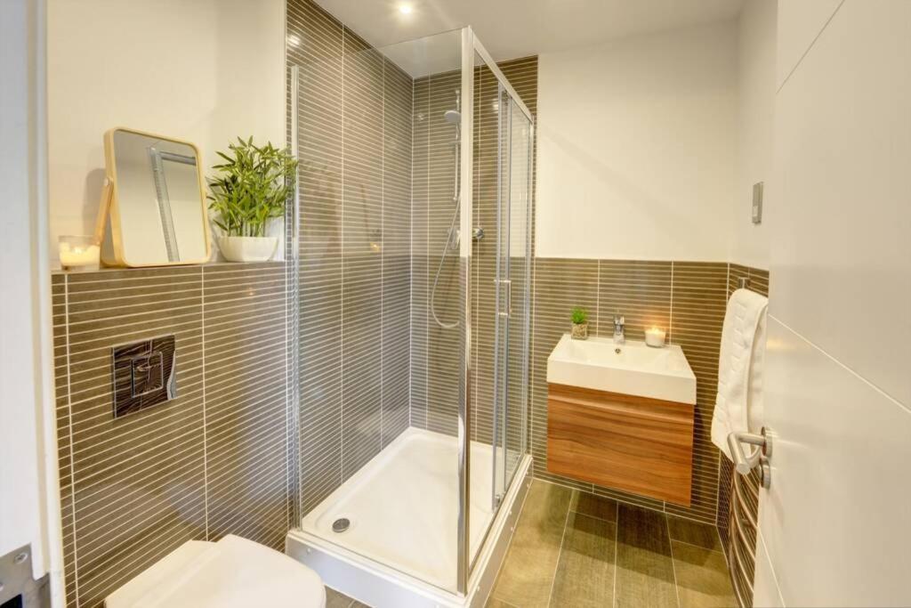 Modern & Stylish 2Br Apartment - Queens House Coventry Zewnętrze zdjęcie